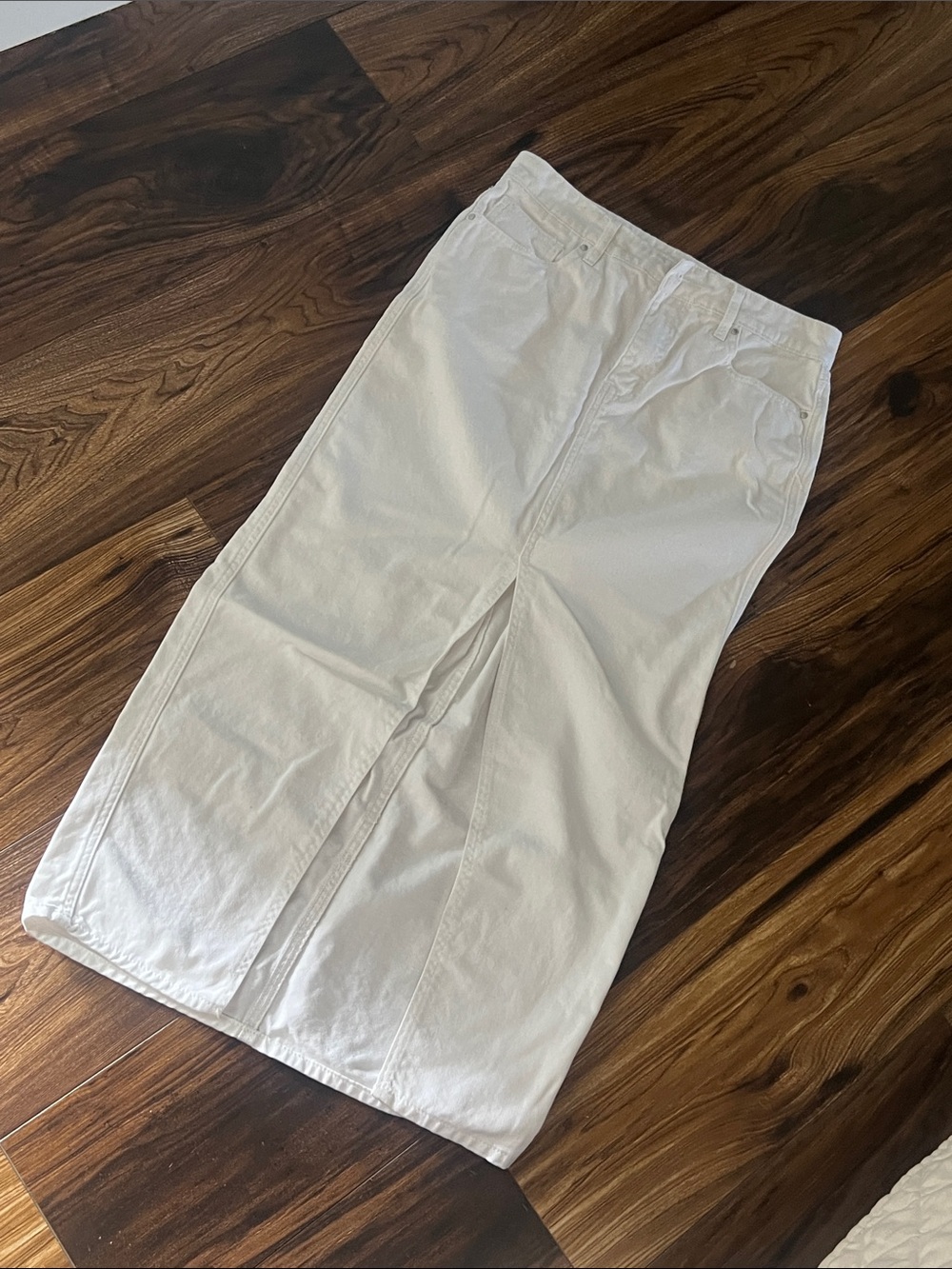 Tgla White High-Rise midi  Skirt with slit
